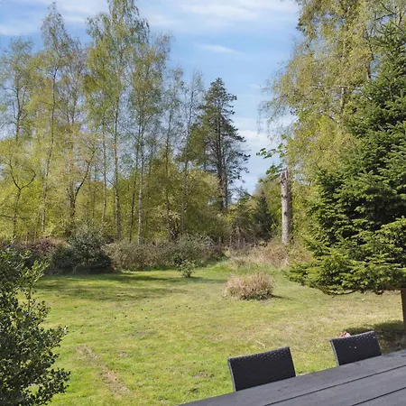 Semesterbostad Charming In Peaceful Surroundings
